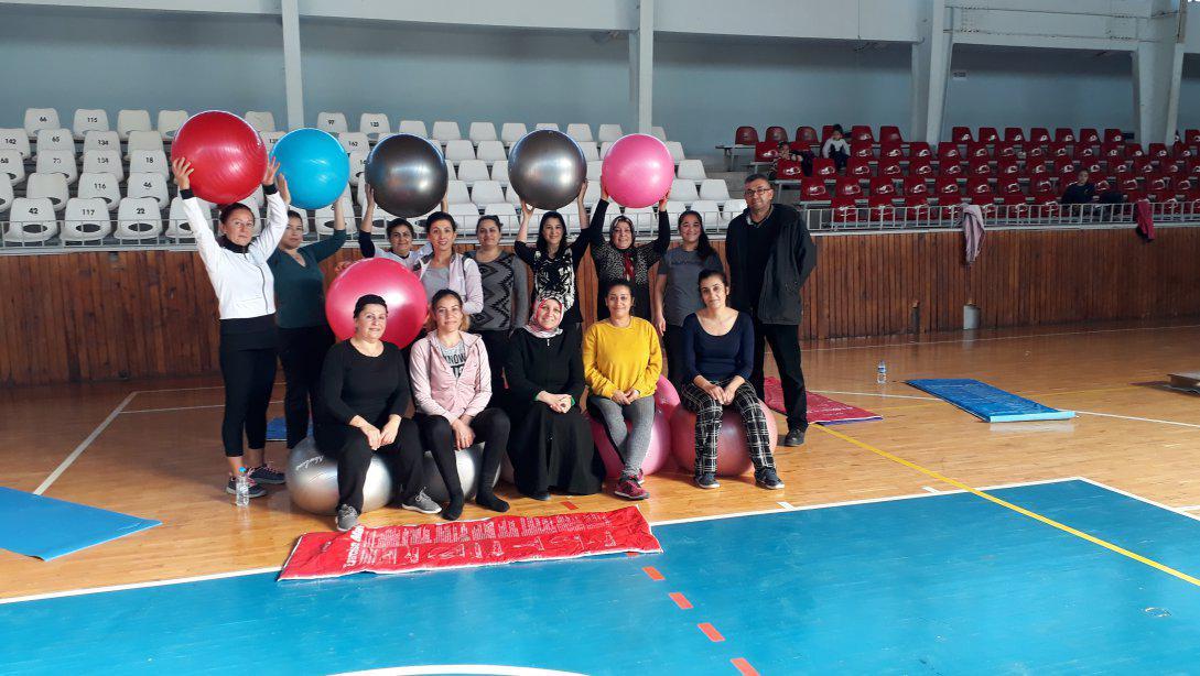 İLÇE MİLLİ EĞİTİM MÜDÜRÜMÜZ SEMENDER KARABULUT´UN SPOR KURSU ZİYARETİ