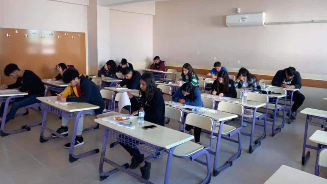 İlçemiz Okullarında Üniversiteye Hazırlık Deneme Sınavları Yapıldı